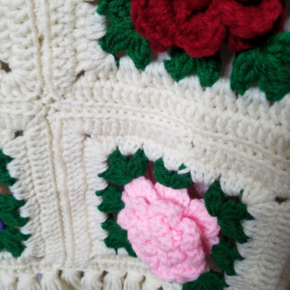 Rose Afghan Fringe Fabulous Handmade - Picture 4 of 6